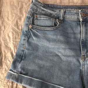 American Eagle Medium Wash Denim Mom Shorts